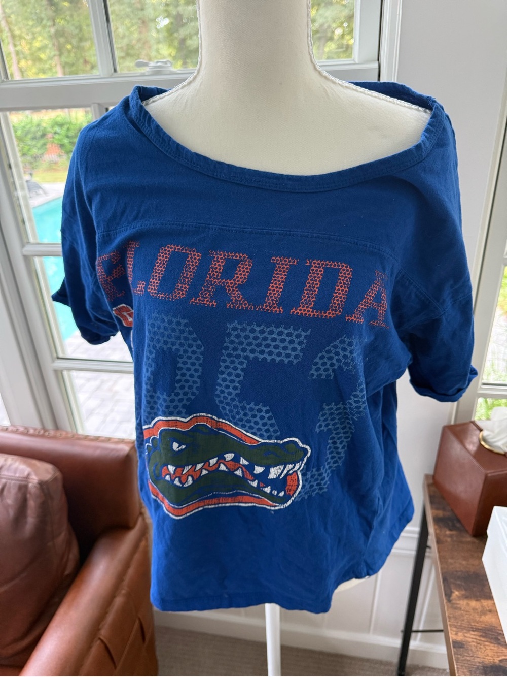 Colosseum Royal Blue Florida Gators Crewneck Graphic Tee Size M